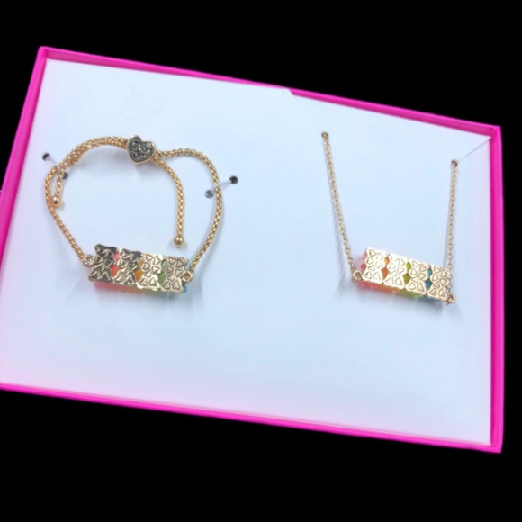 Betsey Johnson Gummy Bear Bracelet and 
Necklace Boxed Set - Picture 5 of 10